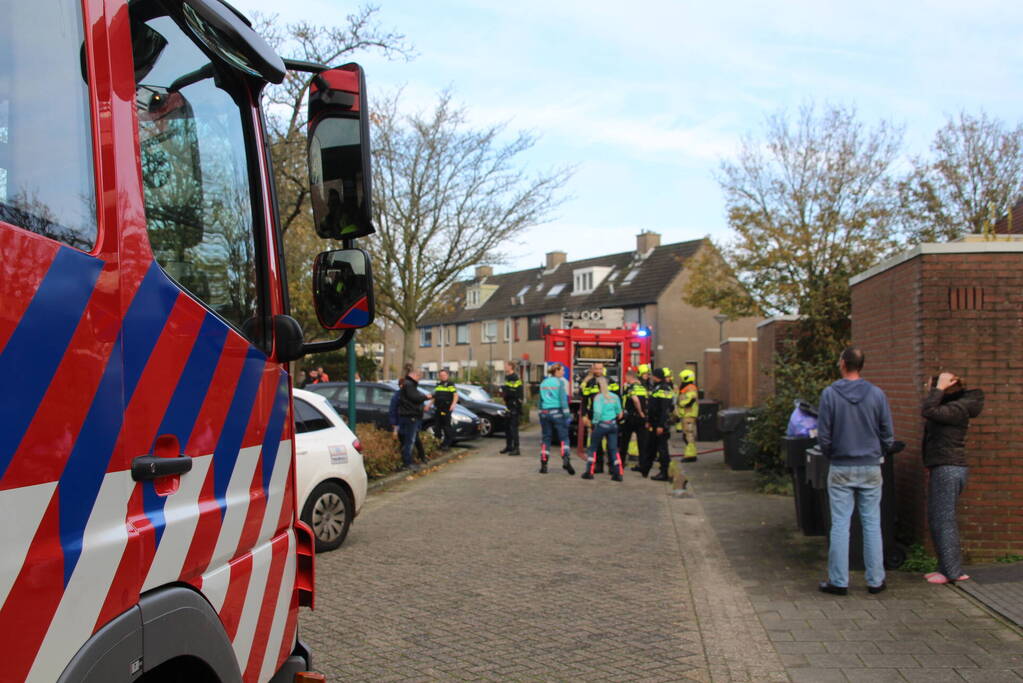 Hevige brand in keuken van woning