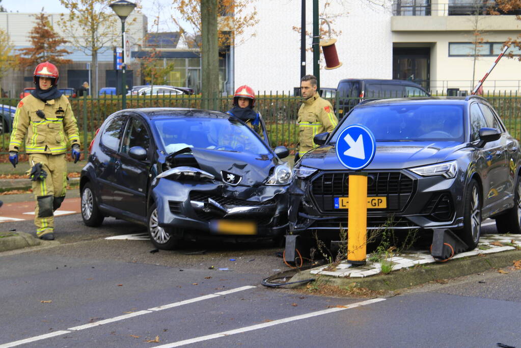 Veel schade bij materiële aanrijding