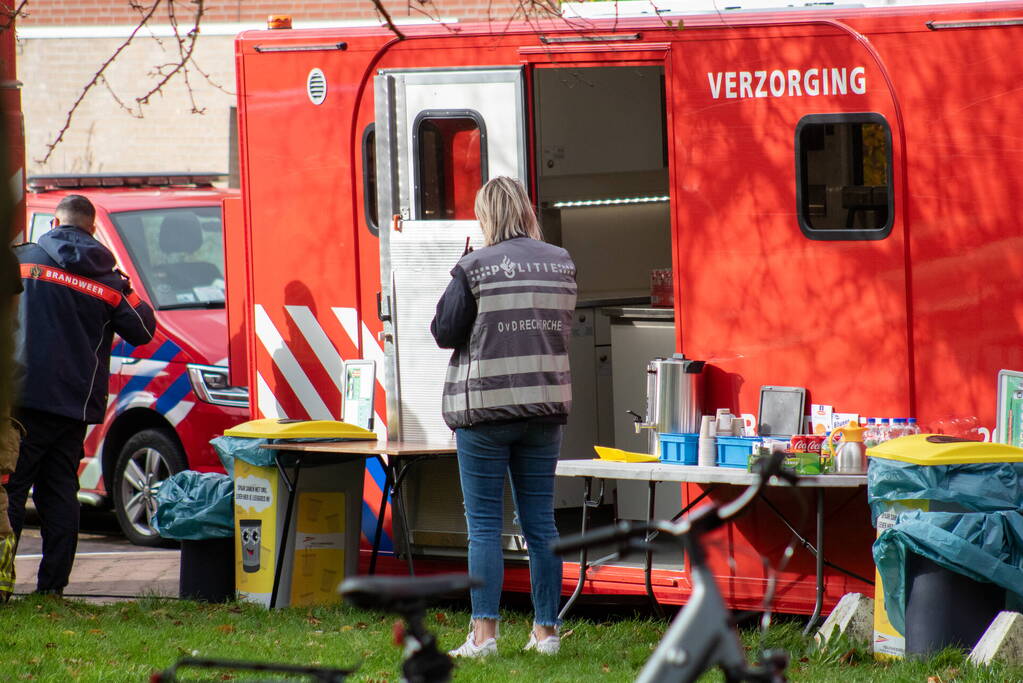 Man met verward gedrag stormt basisschool binnen