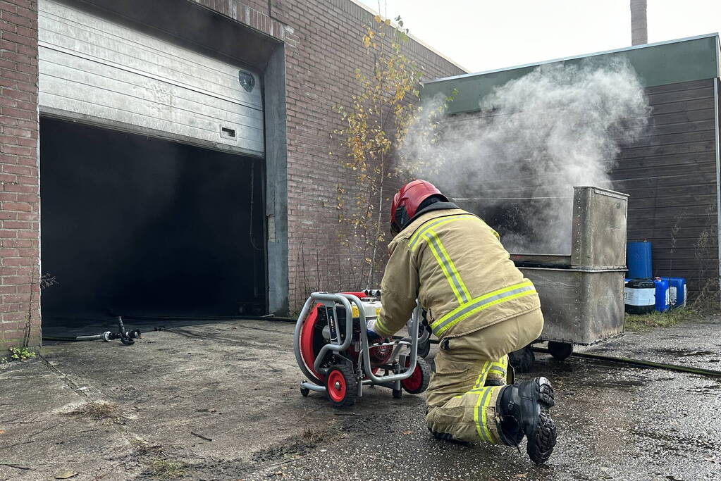 Rookontwikkeling bij brand in oude textielfabriek