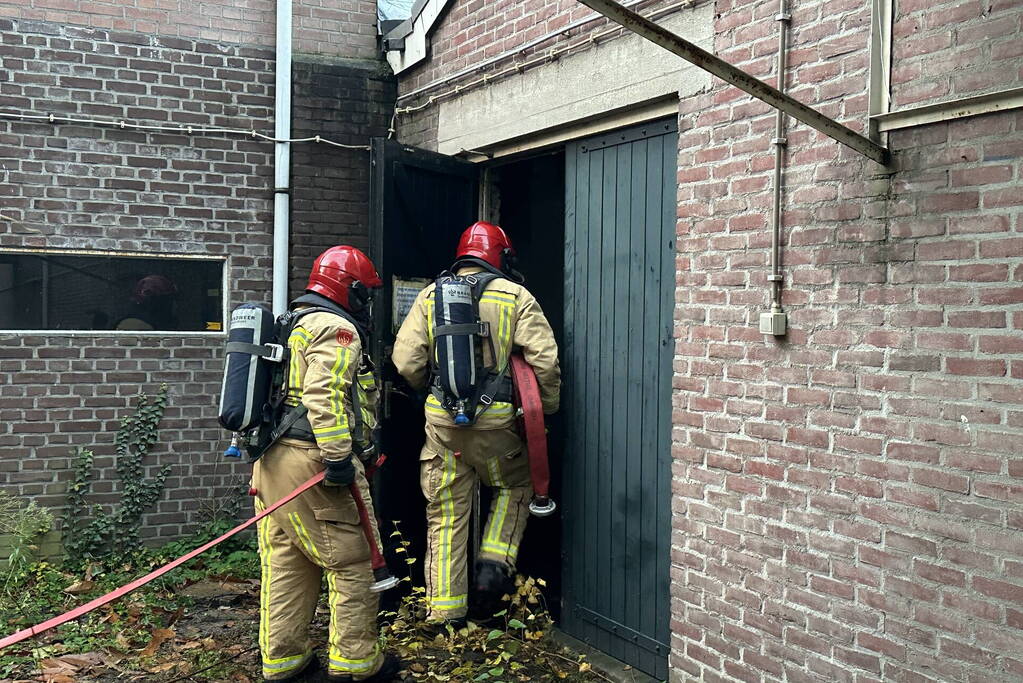 Rookontwikkeling bij brand in oude textielfabriek