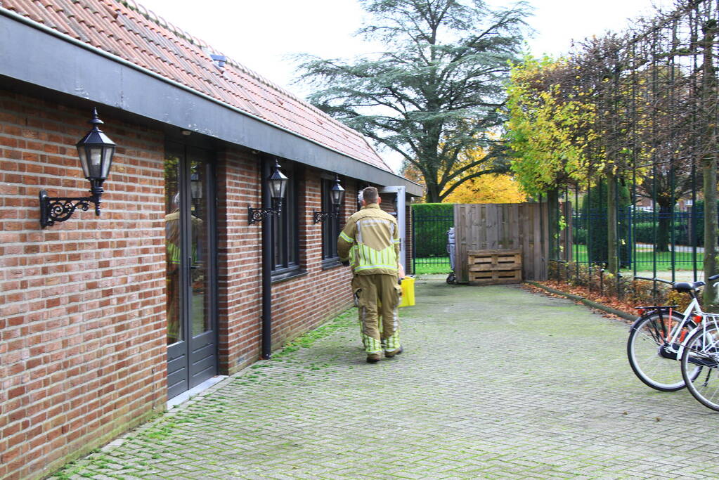 Brandweer pompt ondergelopen kelders leeg