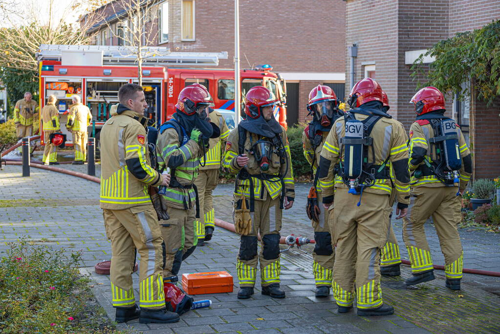 Bewoner uit woning gered tijdens keukenbrand