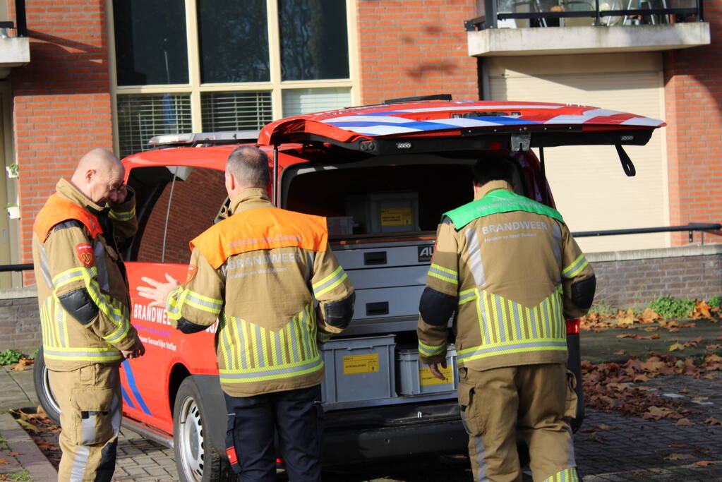 Brandweer ingezet voor vreemde lucht in flatgebouw