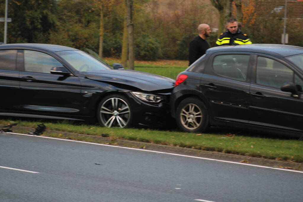 Veel schade bij kop-staartbotsing