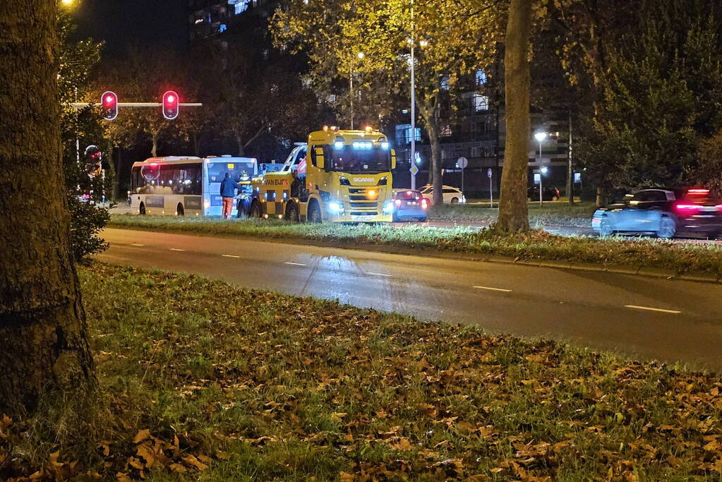 Verkeersopstopping tijdens berging defecte lijnbus