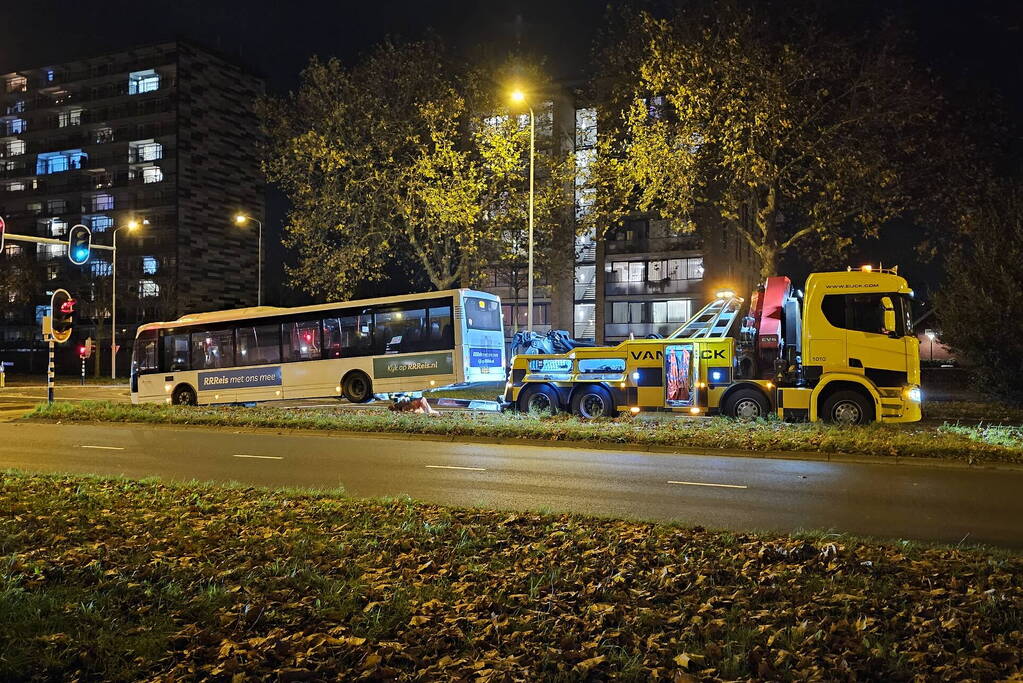 Verkeersopstopping tijdens berging defecte lijnbus