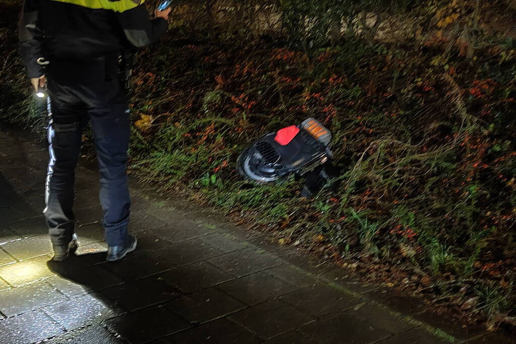 Eenwieler gewond bij botsing met auto