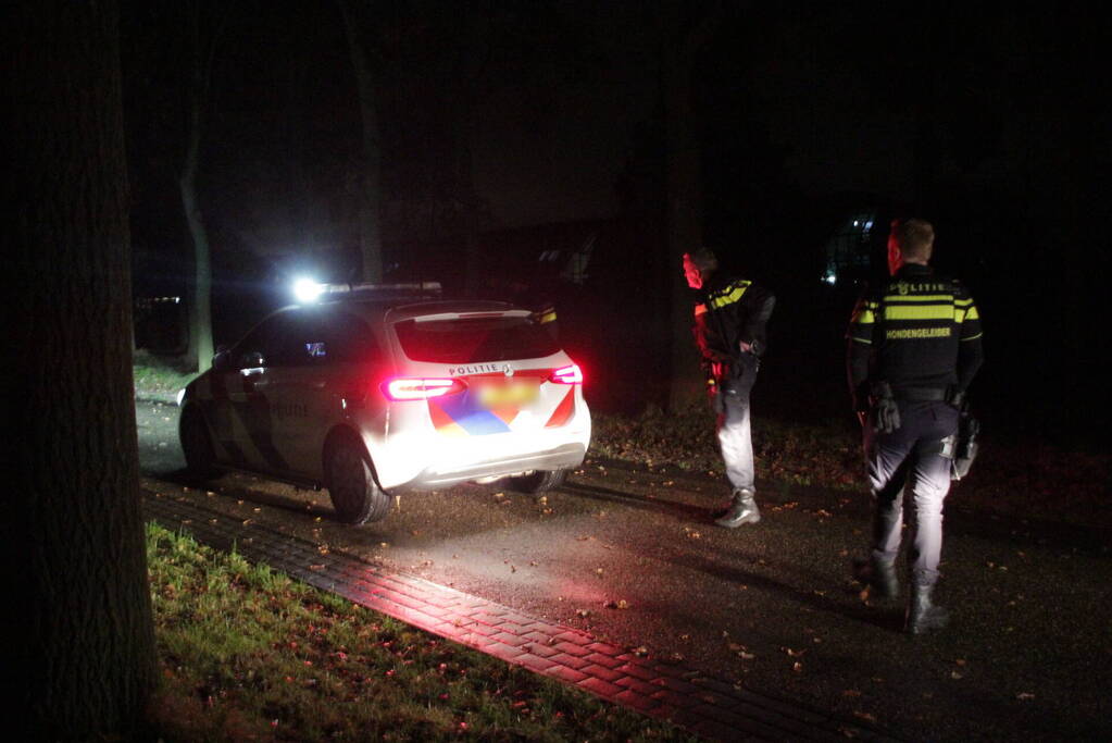 Aanhouding en gewonde nadat auto over de kop slaat