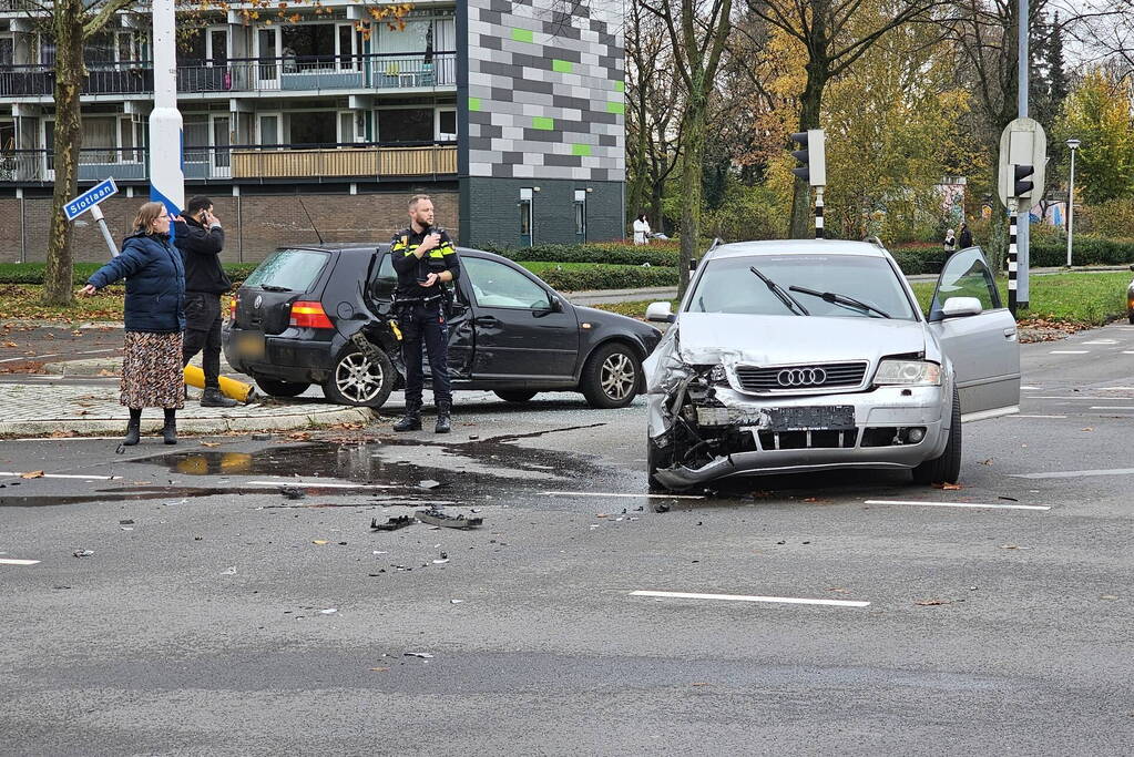 Forse schade bij frontale aanrijding