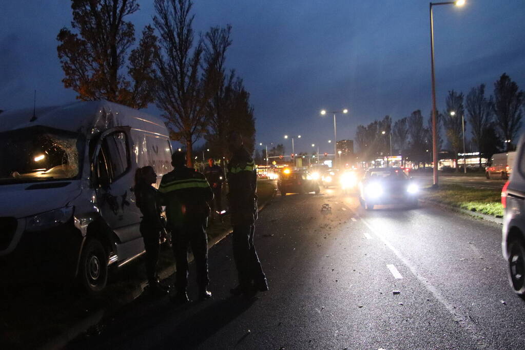 Veel schade bij frontale aanrijding