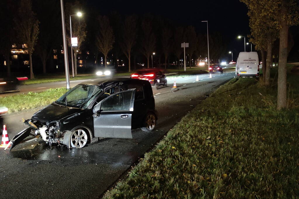 Veel schade bij frontale aanrijding