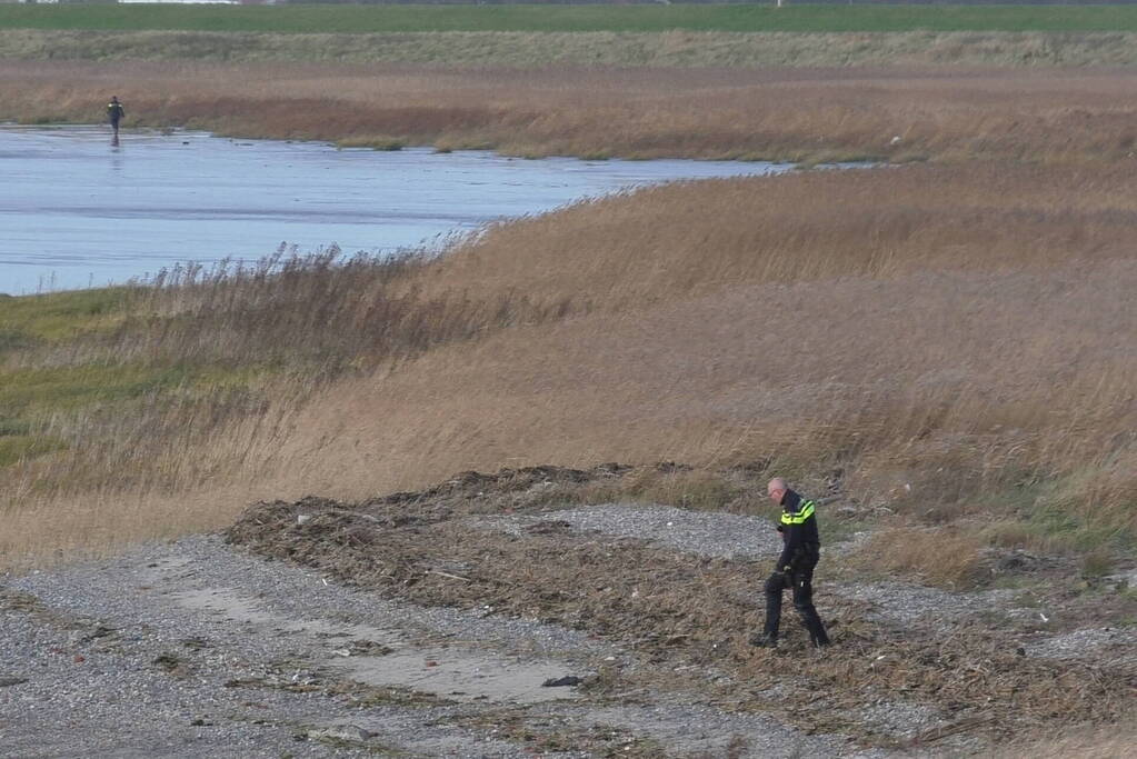 Bijna 1000 kilo cocaïne aangetroffen na verdachte situatie op Westerschelde