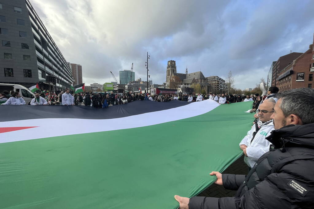 Grote opkomst pro Palestina demonstratie