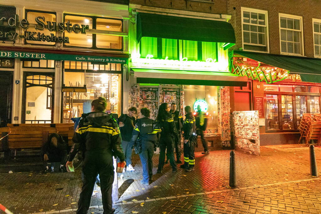 Dode bij schietpartij in coffeeshop