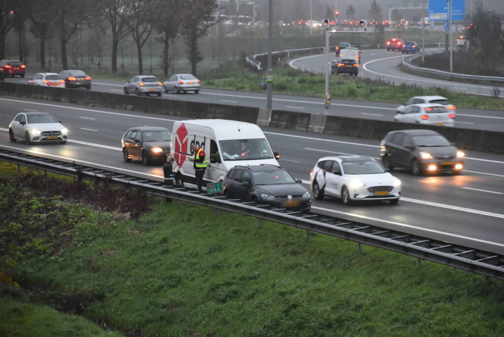 Schade bij ongeval tussen bestelbus en auto