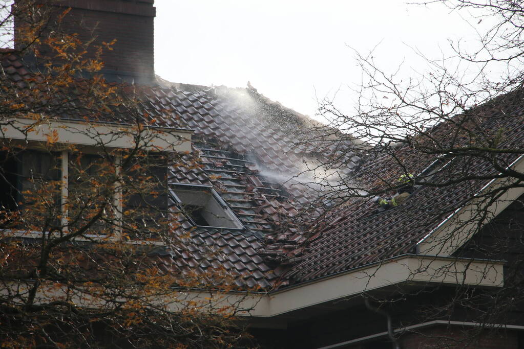 Zeer grote brand in appartementencomplex