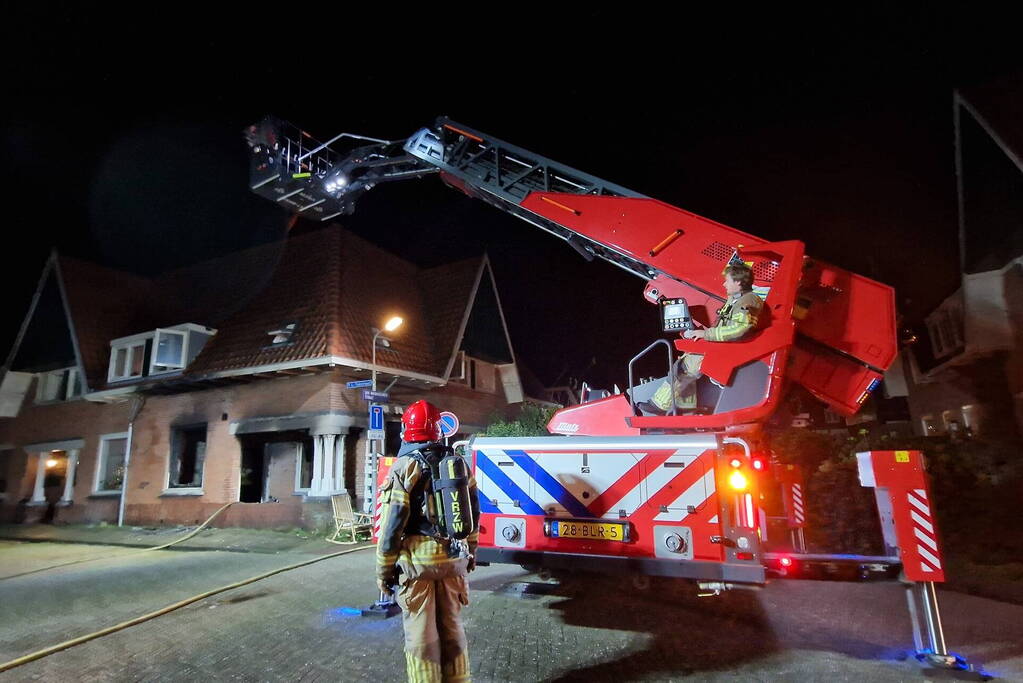 Flinke schade na hevige woningbrand