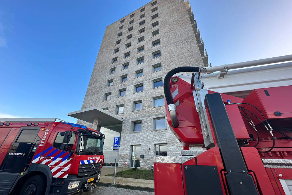 Flatgebouw deels ontruimd vanwege brand