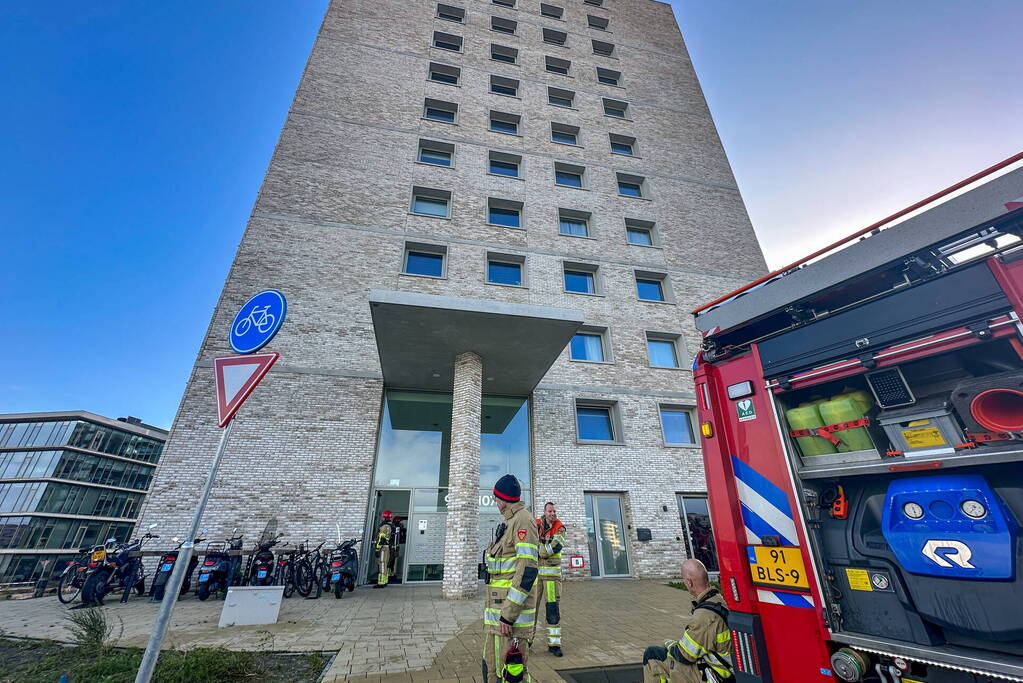 Flatgebouw deels ontruimd vanwege brand