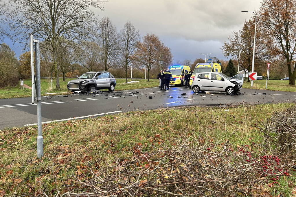 Gewonde na flink ongeval op kruising