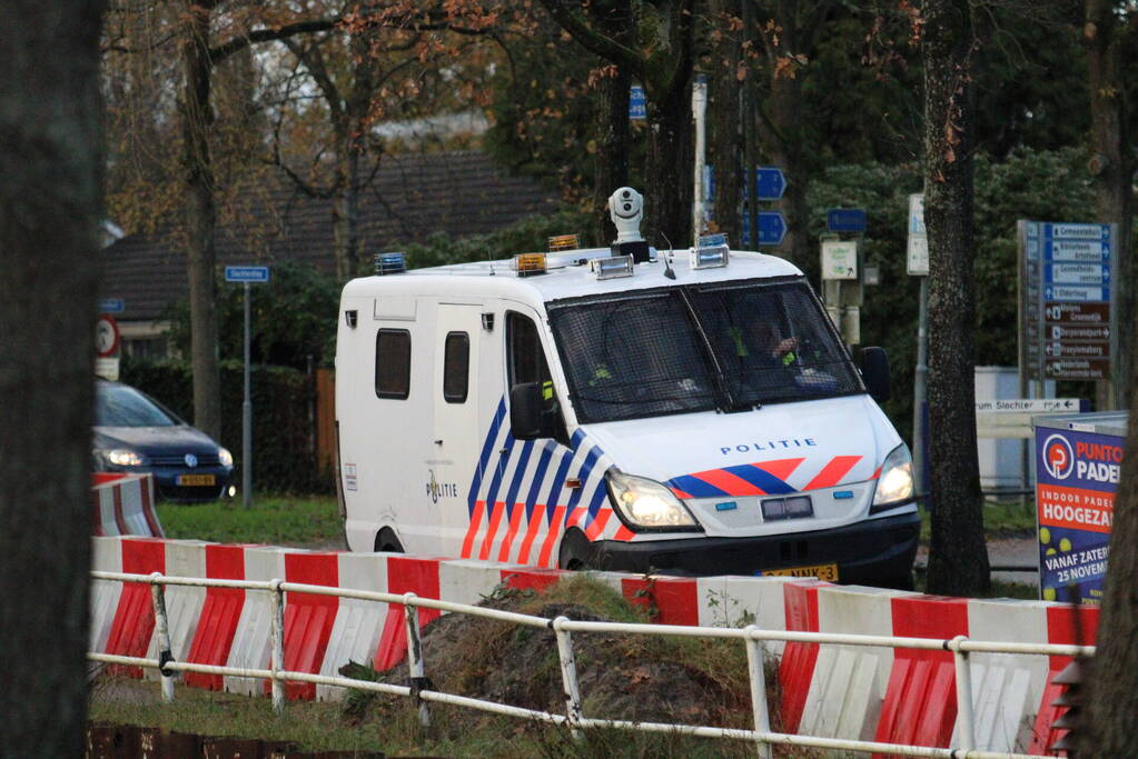 Veel politie aanwezig tijdens protest kick out zwarte piet bij intocht