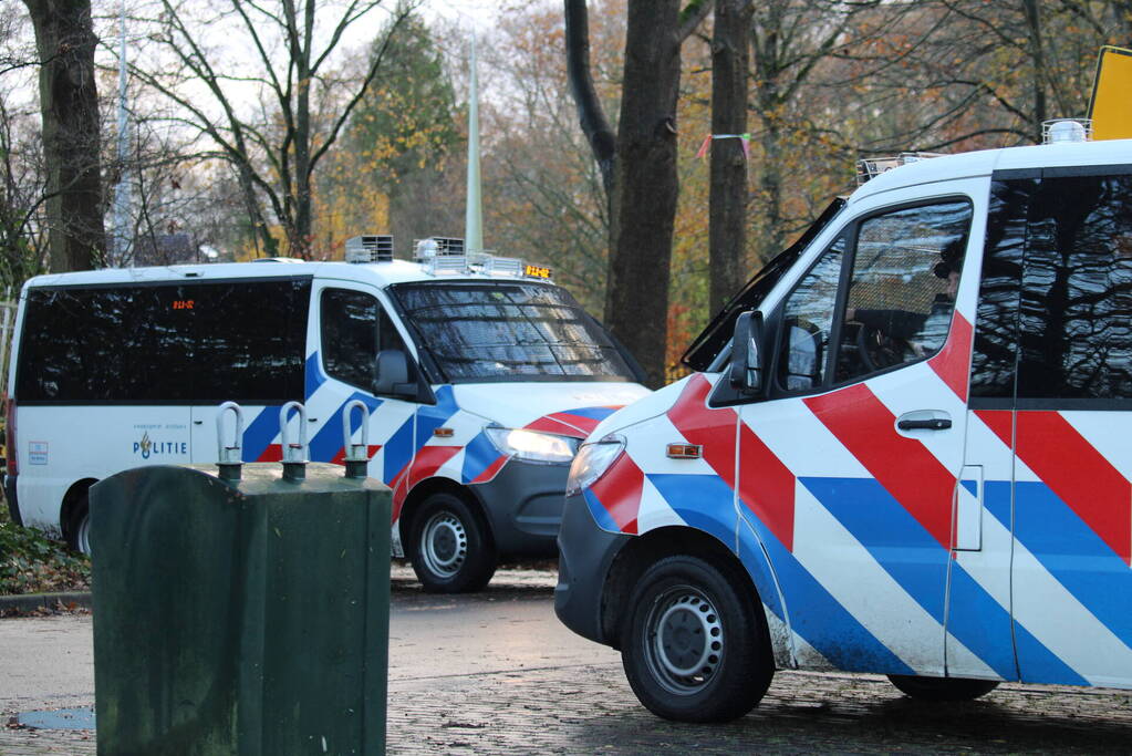 Veel politie aanwezig tijdens protest kick out zwarte piet bij intocht