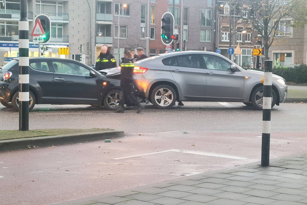 Schade bij flinke kop-staartbotsing