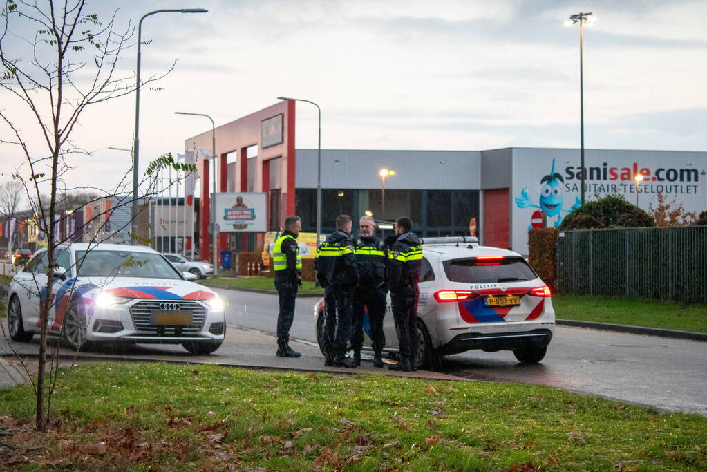 Fietser gewond bij aanrijding met bestelbus