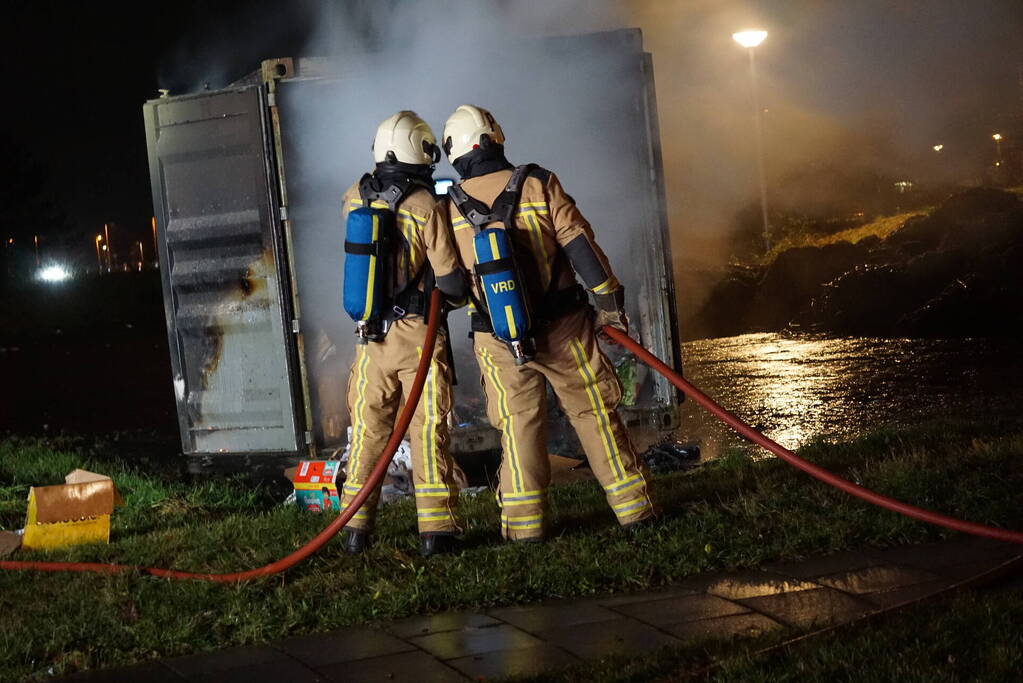 Flinke brand in grote container