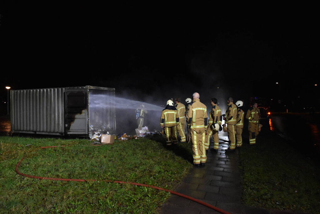 Flinke brand in grote container