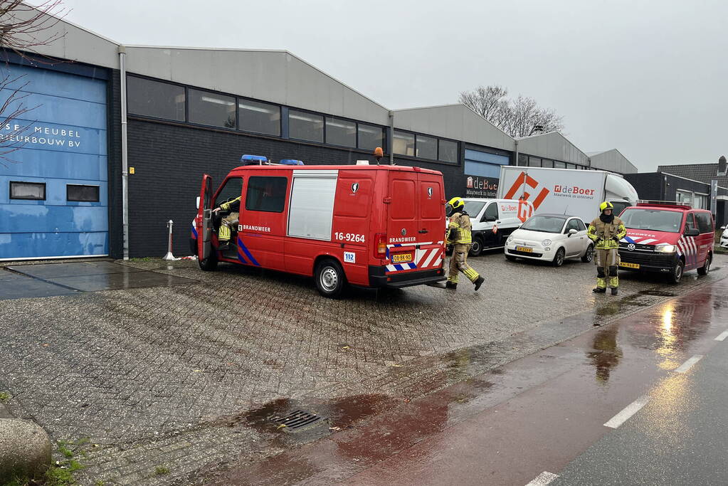 Meerdere accu's vatten vlam in bedrijfspand