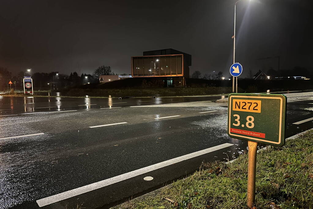 Weg afgesloten na overstroming door hevige regenval