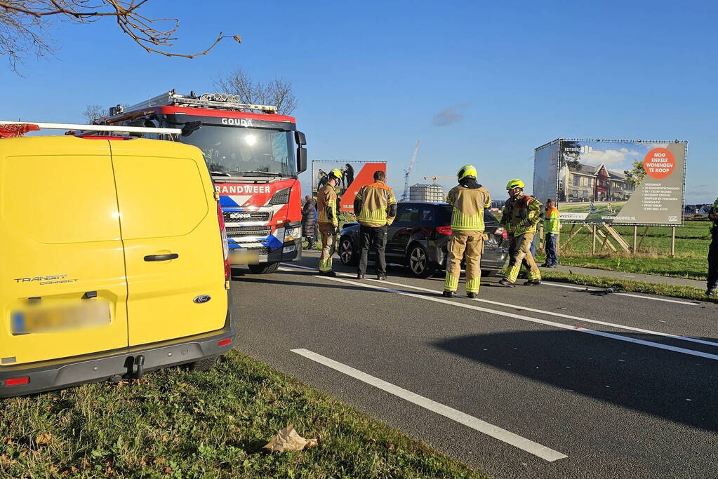 Veel schade bij kop-staartbotsing tussen vier voertuigen