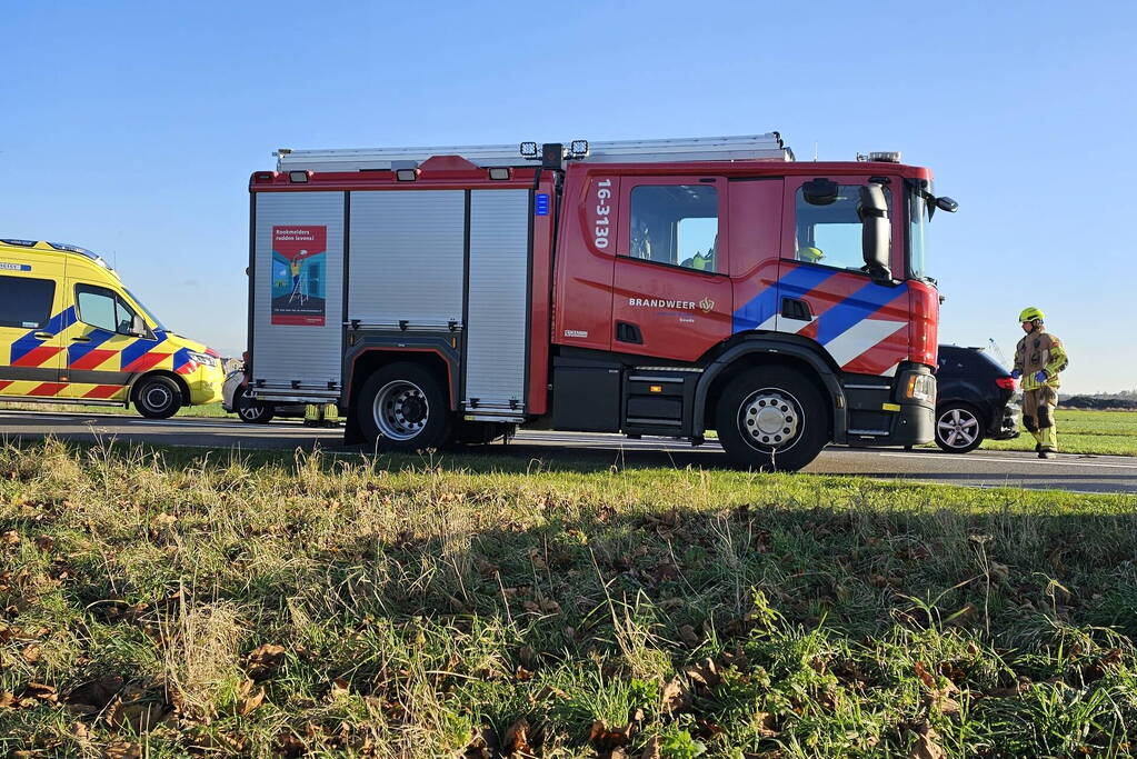 Veel schade bij kop-staartbotsing tussen vier voertuigen