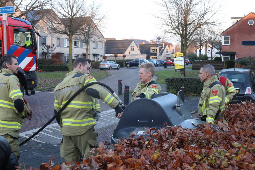 Ondergrondse container in brand gevlogen