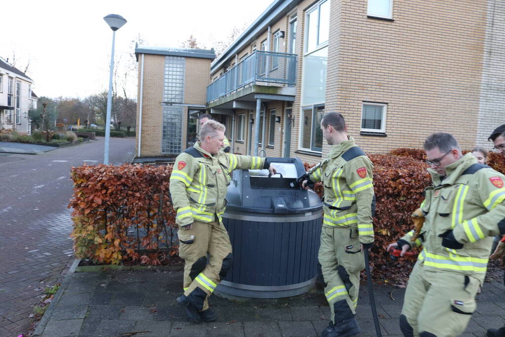 Ondergrondse container in brand gevlogen