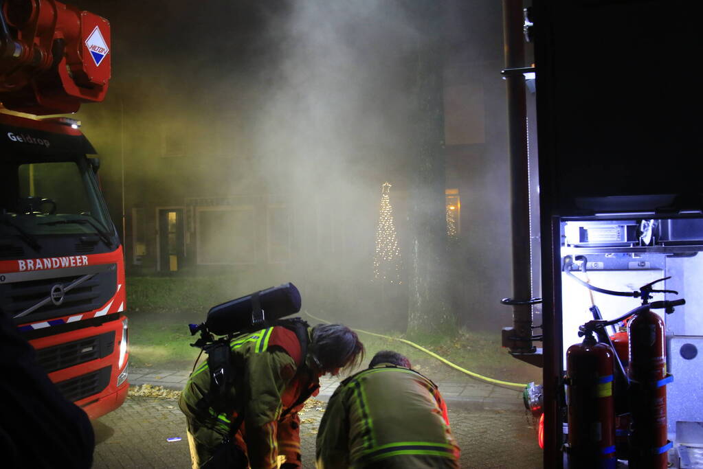 Hevige rookontwikkeling bij brand in woning