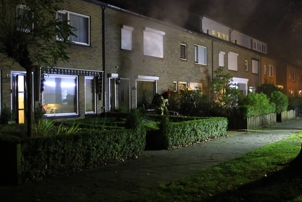 Hevige rookontwikkeling bij brand in woning