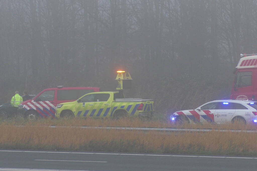 Chauffeur bevrijdt door brandweer bij botsing tussen vrachtwagens