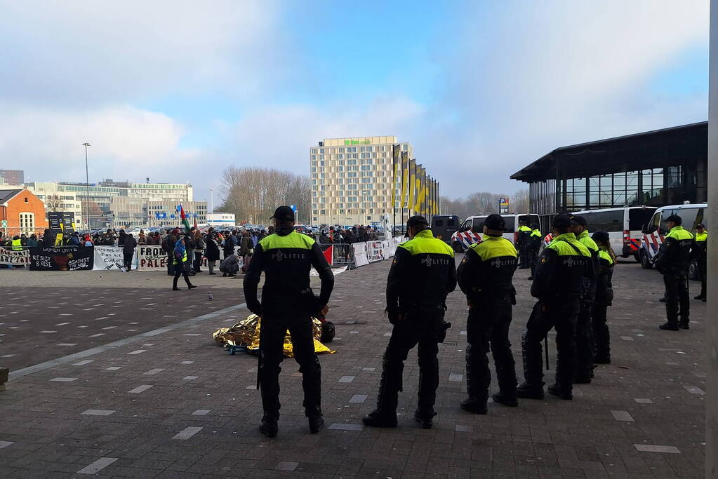 Waarschuwingsschot gelost bij demonstratie