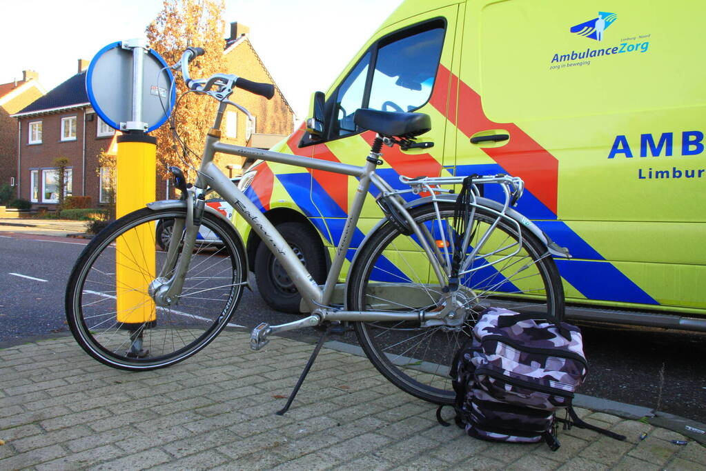 Fietser aangereden door auto