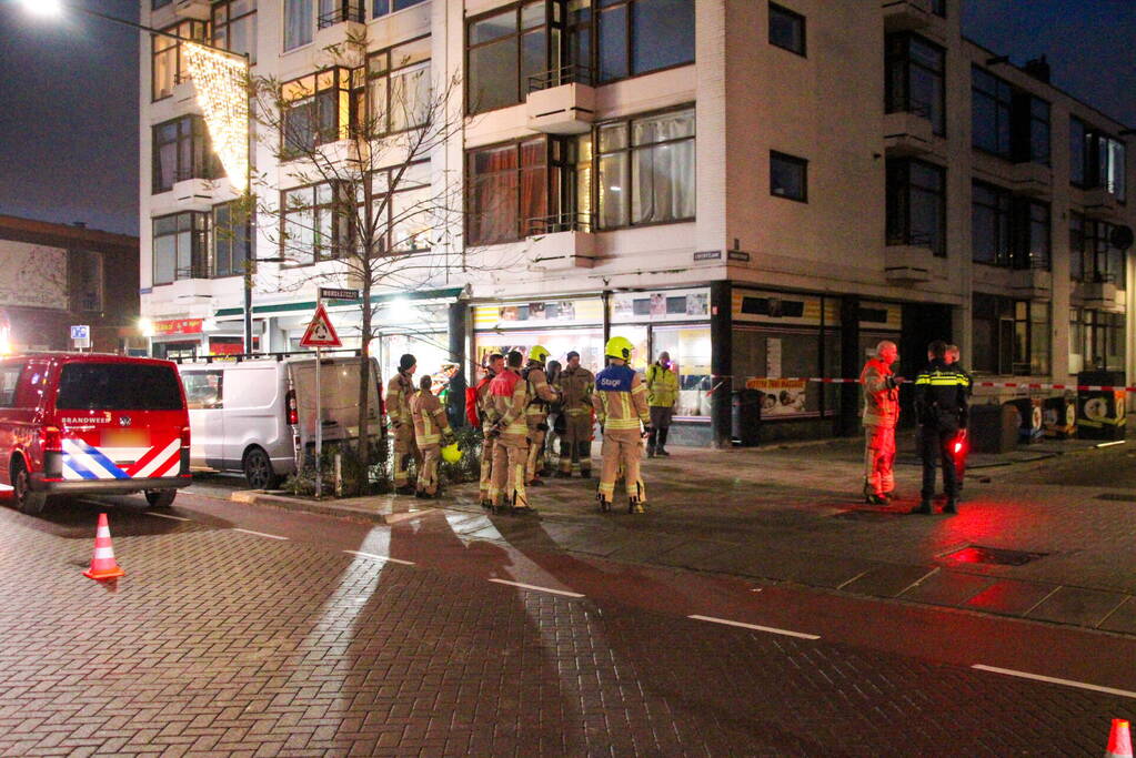 Twee aanhoudingen na chemische lucht in woning, mogelijke drugslab aanwezig