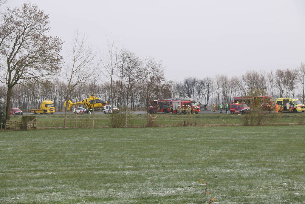 Meerdere gewonden bij ernstig ongeval tussen meerdere voertuigen