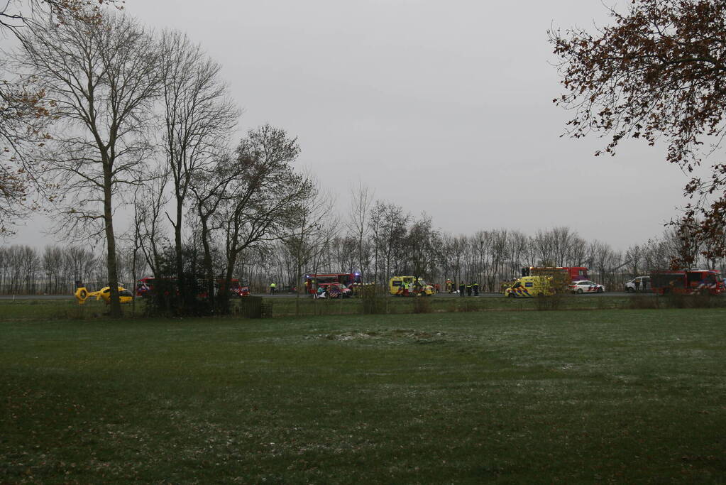 Meerdere gewonden bij ernstig ongeval tussen meerdere voertuigen