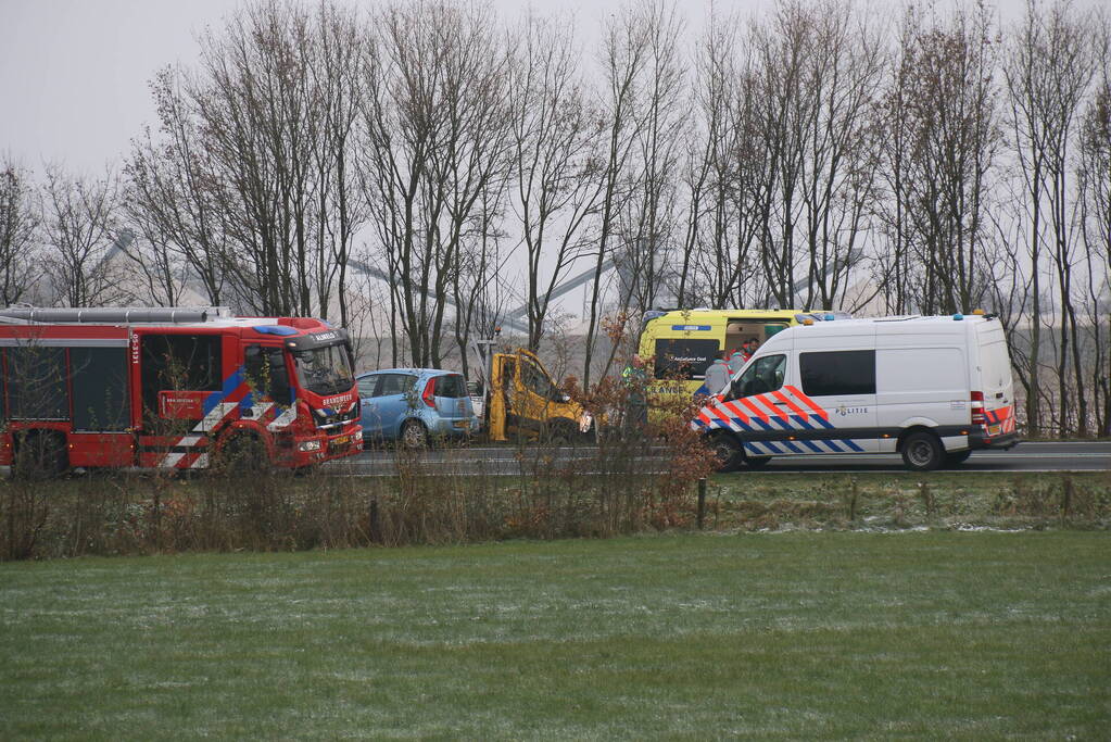 Meerdere gewonden bij ernstig ongeval tussen meerdere voertuigen