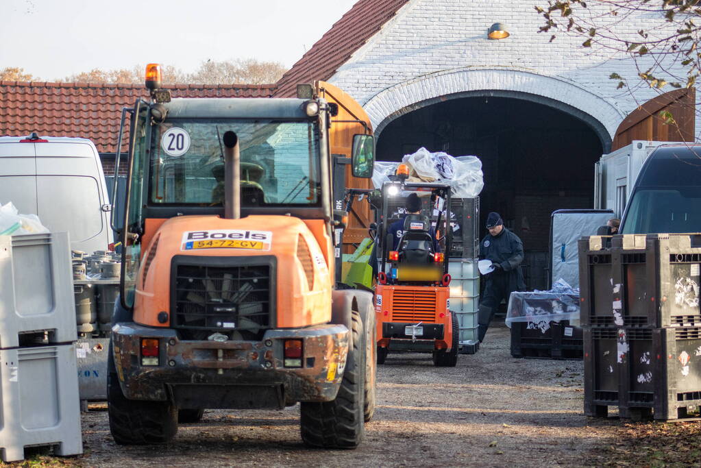 Politie verwijdert laatste drugsafval uit drugslab