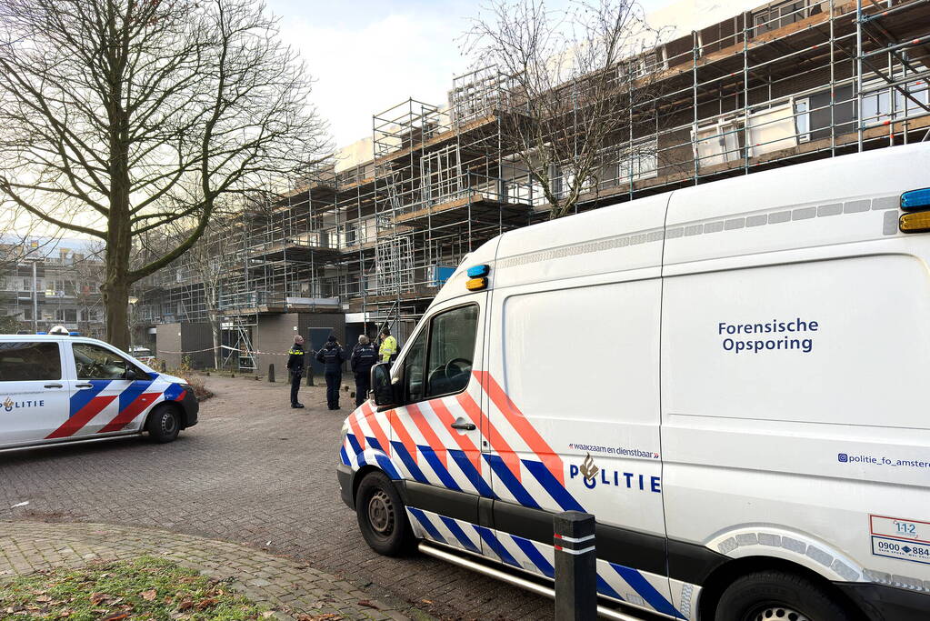 Schade door explosie in portiek