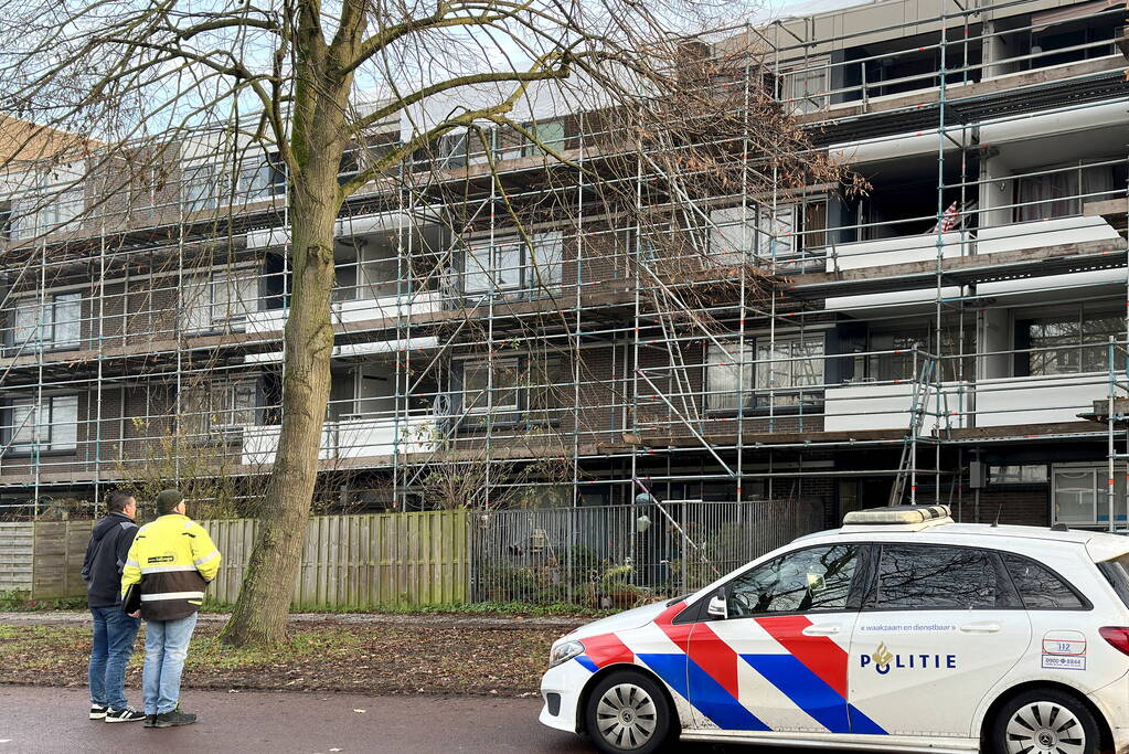 Schade door explosie in portiek