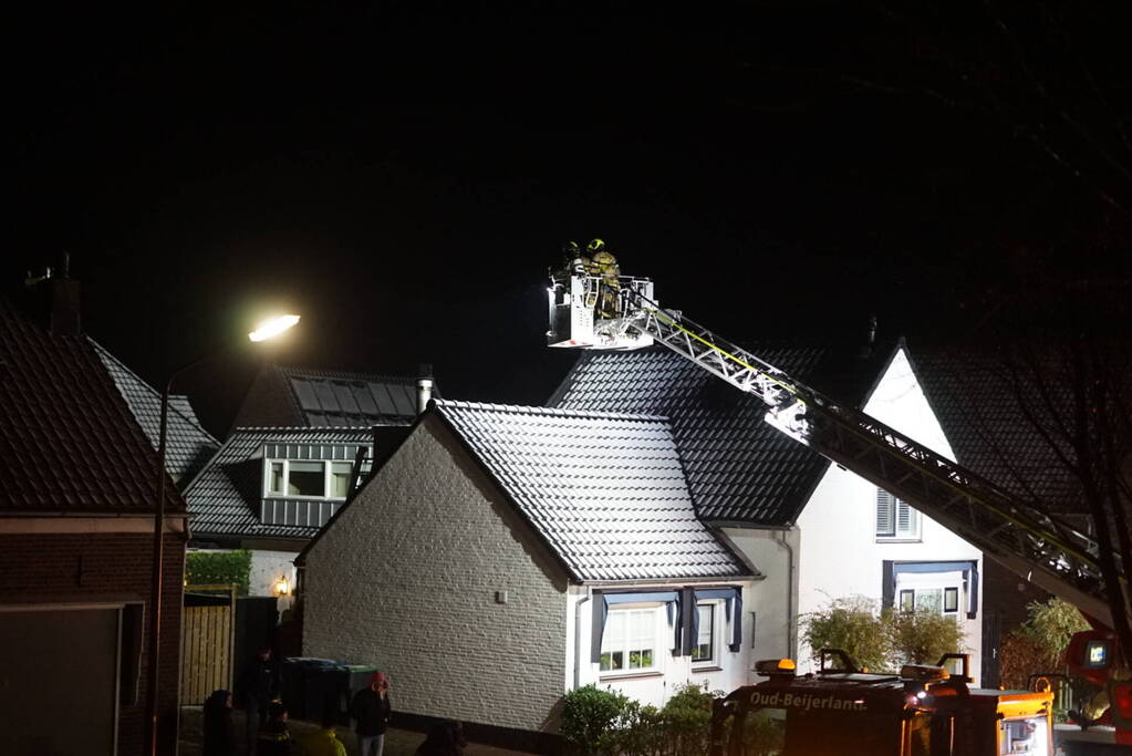 Veel rookontwikkeling bij schoorsteenbrand